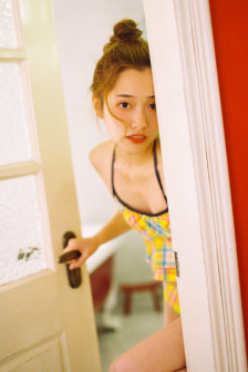 老公当着我的面和别的女人聊天